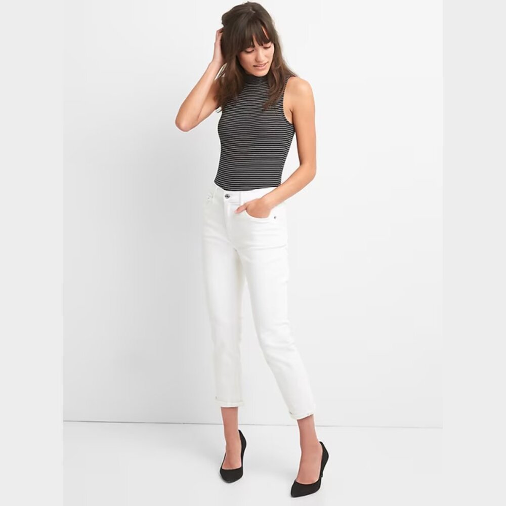 GAP White Best Girlfriend Jeans size 32 / 14 Petite